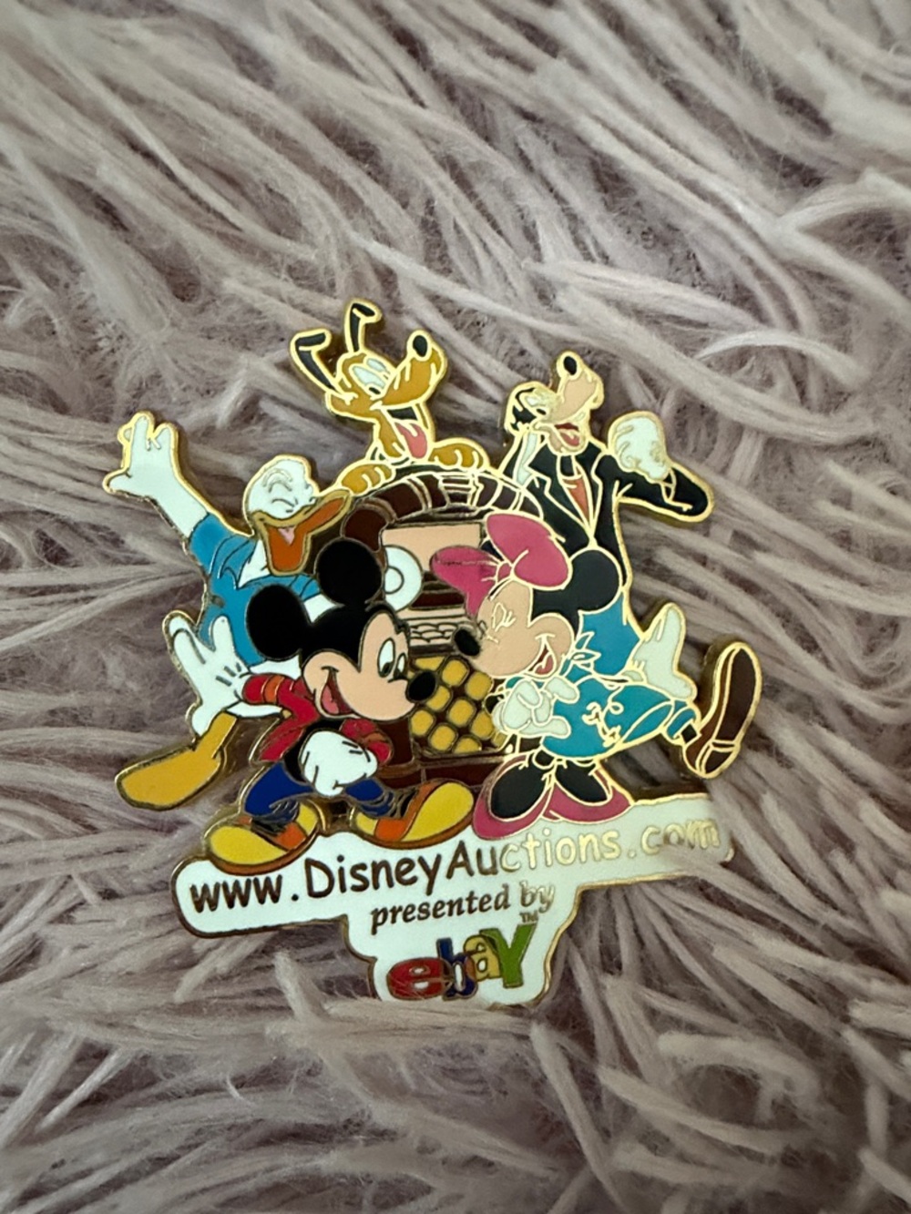 LIMITED EDITION Disney Mickey & Friends Character Pin